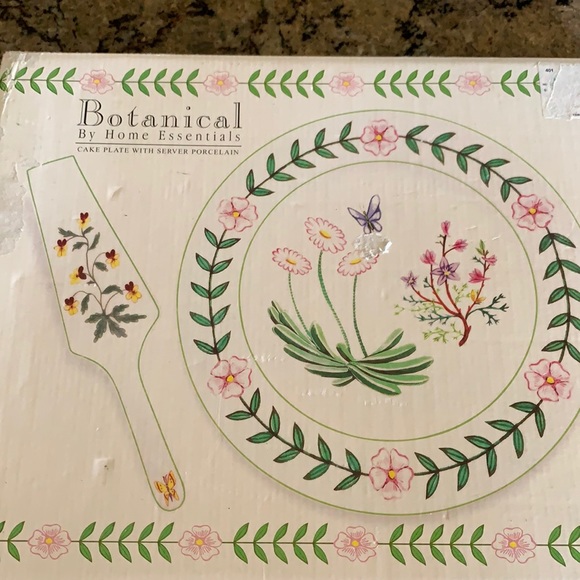 Botanical by home essentials cake plate &server🦋 - Picture 1 of 4